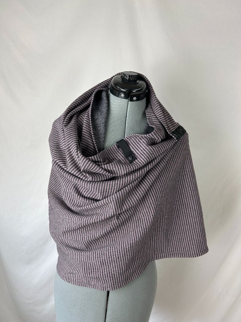 Lululemon Vinyasa Scarf Stripe Gray Violet Snap On
